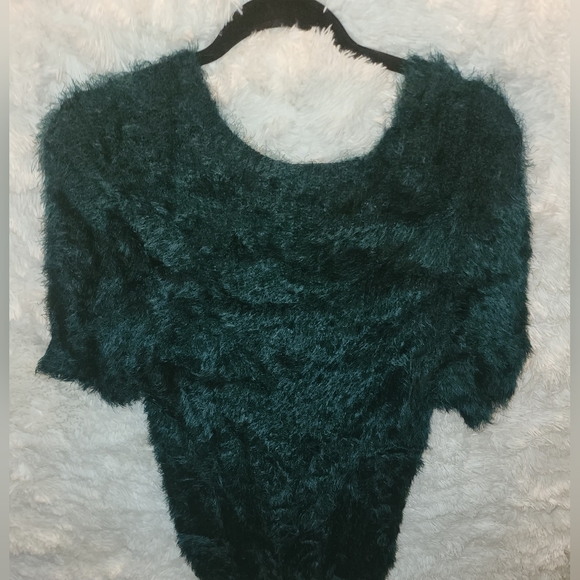 Woman's Sweater - Picture 2 of 3
